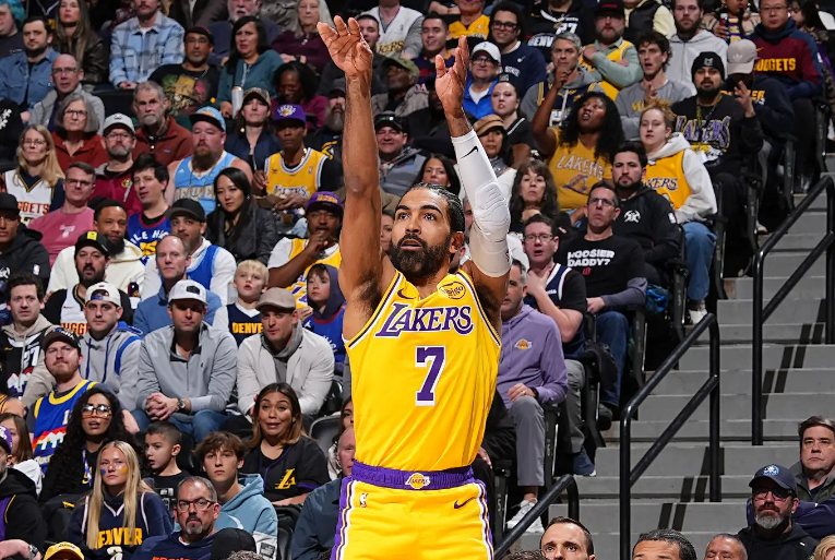 AG体育-一点作用都没有！湖人替补后场拿着千万合同表现还不如底薪球员？