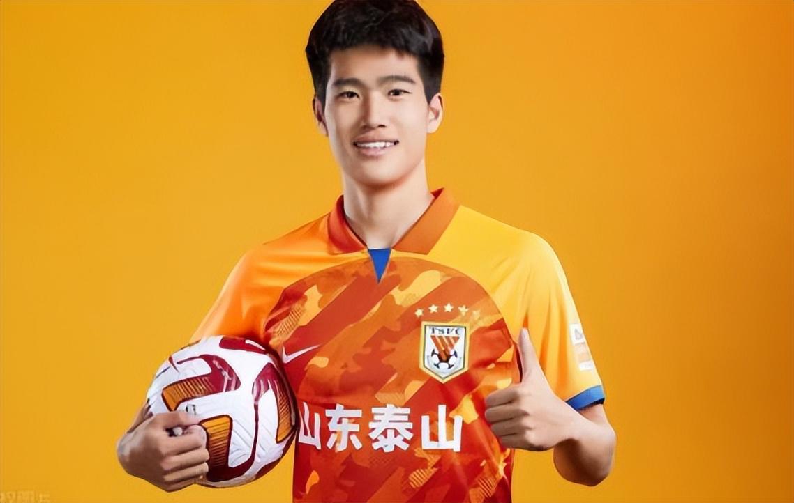 AG体育-意外！彭啸曾表示他未来只会为国安队效力，为何如今却成鲁能主力